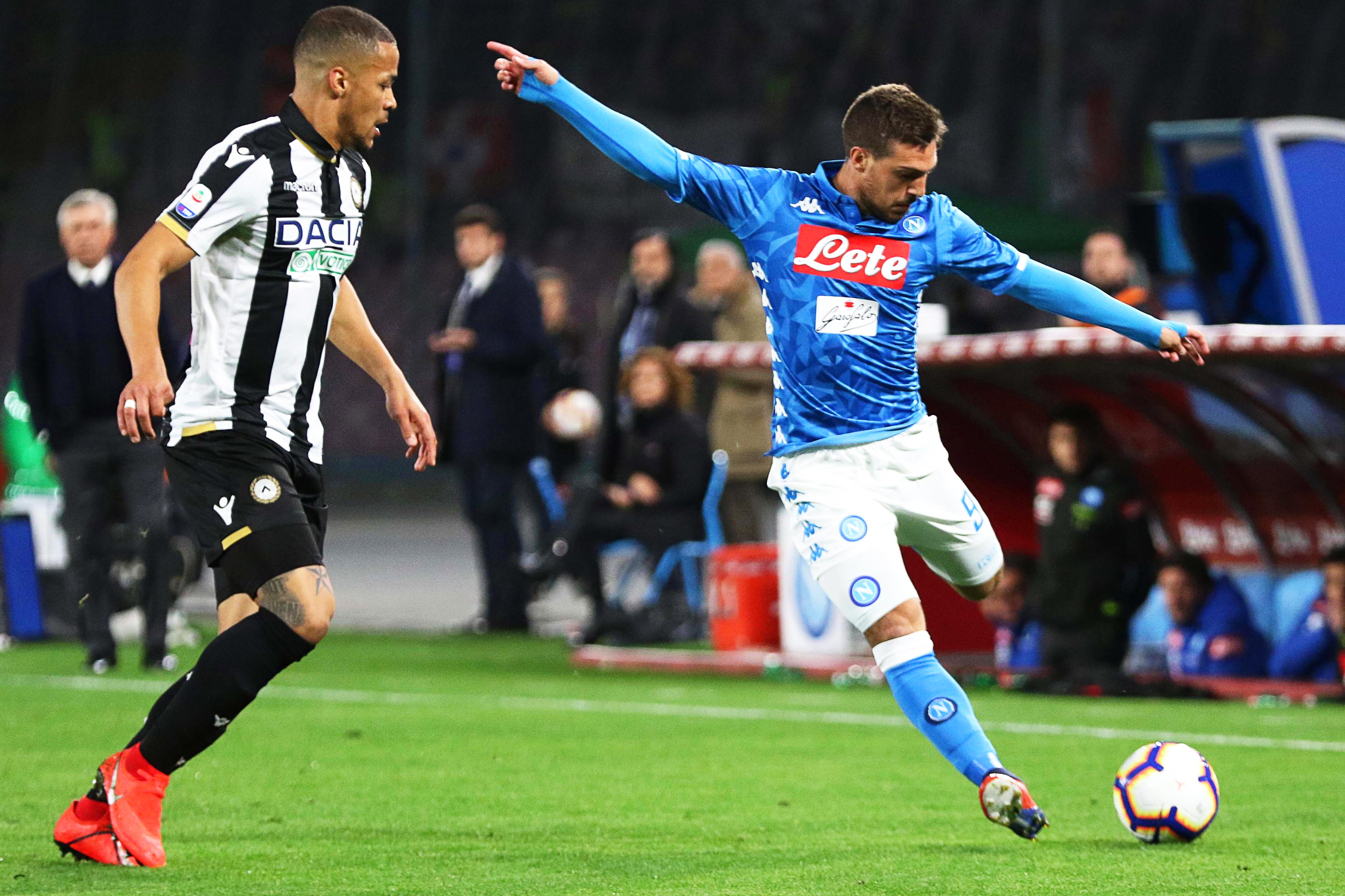 拉高球队关 拉高球队关