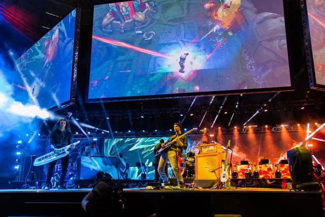 同时与王牌 同时与王牌